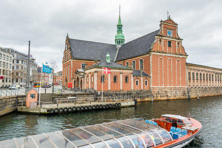 The Holmen Church on the bank of Canal in Copenhagen, Danmark, a Parish church in central Copenhagen in Denmark, on the street called Holmens Kanalのeditorial素材