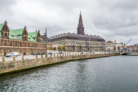 Christiansborg Palace, a palace and government building on the islet of Slotsholmen in central Copenhagen.のeditorial素材