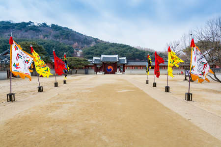 Flags at the Hwaseong Haenggung Palace is the largest one of where the king Jeongjo and royal family retreated to during a warのeditorial素材