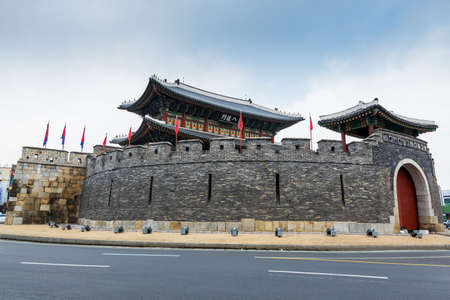 Paldalmun Gate, Ancient fortress of Hwaseong, Paldal-gu, Suwon, Gyeonggi-do, Republic of Koreaのeditorial素材
