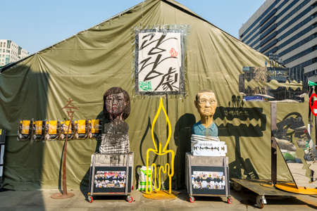 Candle light protest against president Park Geun-Hye at the Gwanghwamun square in Seoul of South Koreaのeditorial素材