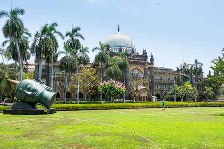 Main building of Chhatrapati Shivaji Maharaj Vastu Sangrahalaya, formerly The Prince of Wales Museum, the main museum in Mumbai, Maharashtra, India.のeditorial素材