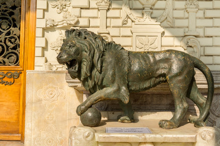 Bronze lion sculpture in front of Talar-e-Salam building of Golestan Palace inTehran, Iran, which is a UNESCO World Heritage siteのeditorial素材