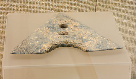 Stone ground-breaking device (Qianshanyang culture), Wuxing Qian Shan Yang unearthed collection in Huzhou, Zhejiang Museum.のeditorial素材