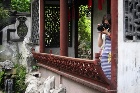 Shanghai Temple tourist area is important Taoist temples in Shanghai, a girl photo shooting thereのeditorial素材