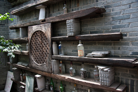 Bar, decorative materials in the bar with a certain ethnic characteristics owner purchases come from the southwest border of Yunnan minority people in the demolition of houses.のeditorial素材