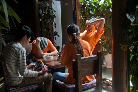 Bar, decorative materials in the bar with a certain ethnic characteristics owner purchases come from the southwest border of Yunnan minority people in the demolition of houses.のeditorial素材