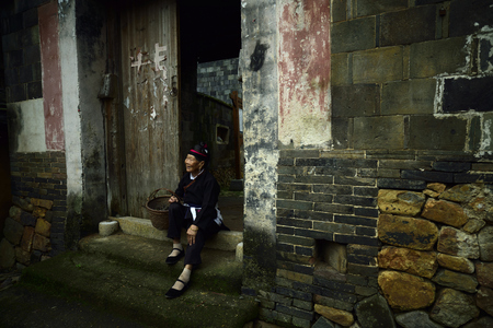 Half moon, located in Creek town, xiapu County, Fujian province, was zu villages populated by unique architectural features of the she nationality, is known as \"zu history and culture village.\" pictured on her mother-in-law.のeditorial素材