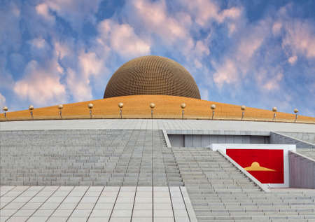 Wat Phra Dhammakaya - famous Buddhist stupa in Khlong Luang District, Pathum Thani Province north of Bangkok, Thailand.のeditorial素材